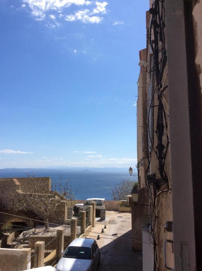Au Coeur De La Cite Medievale Avec Petite Vue Mer Bonifacio  Kültér fotó